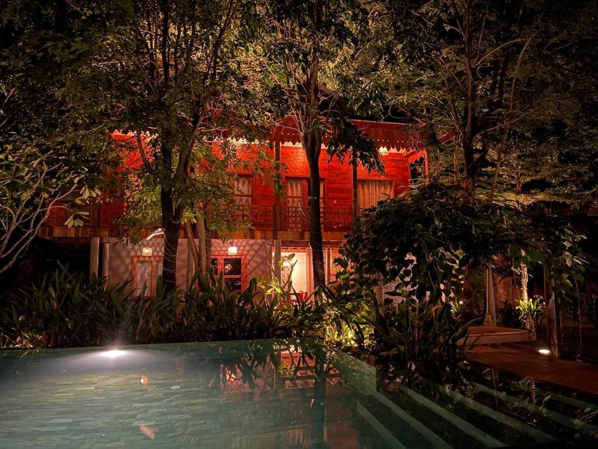 Dontrei Angkor Hotel 4*